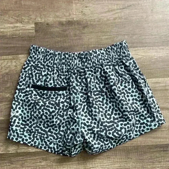 Spring Break Away Short - Picture 4 of 5